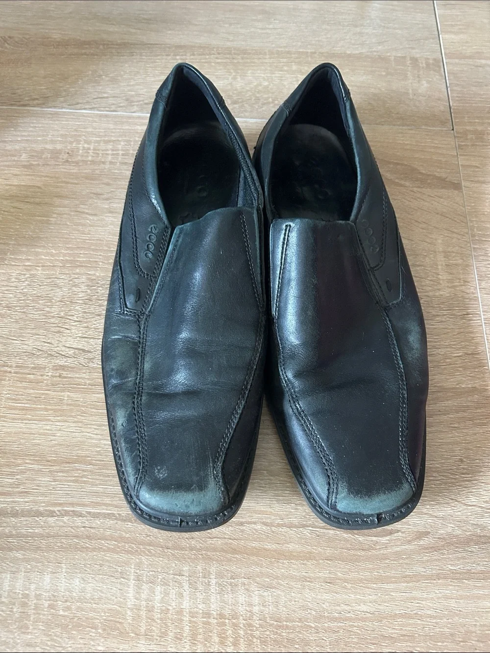 Ecco Black Men’s Leather Slip-On Loafers